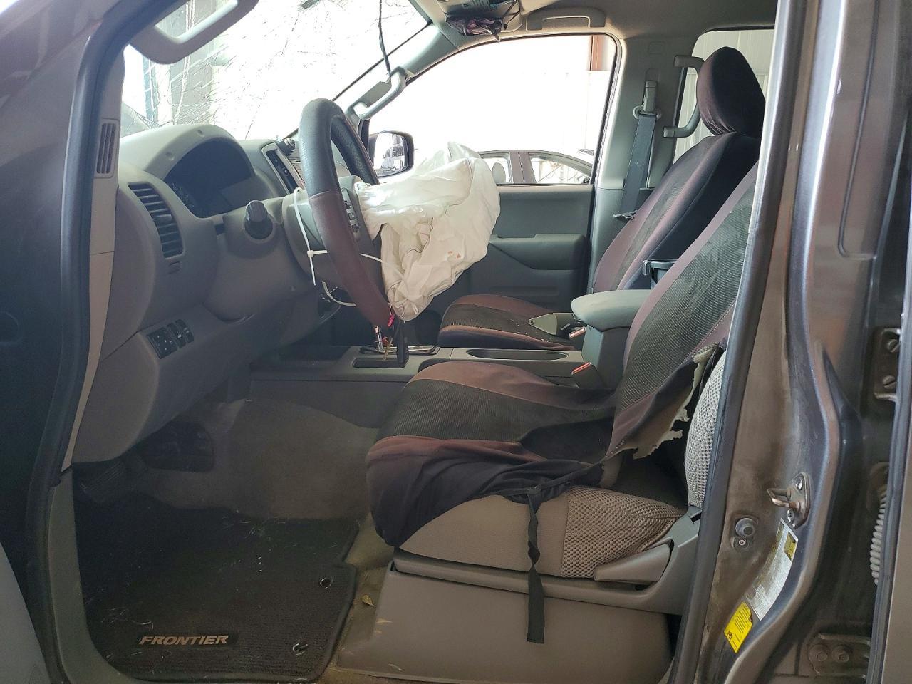 2016 Nissan Frontier SV