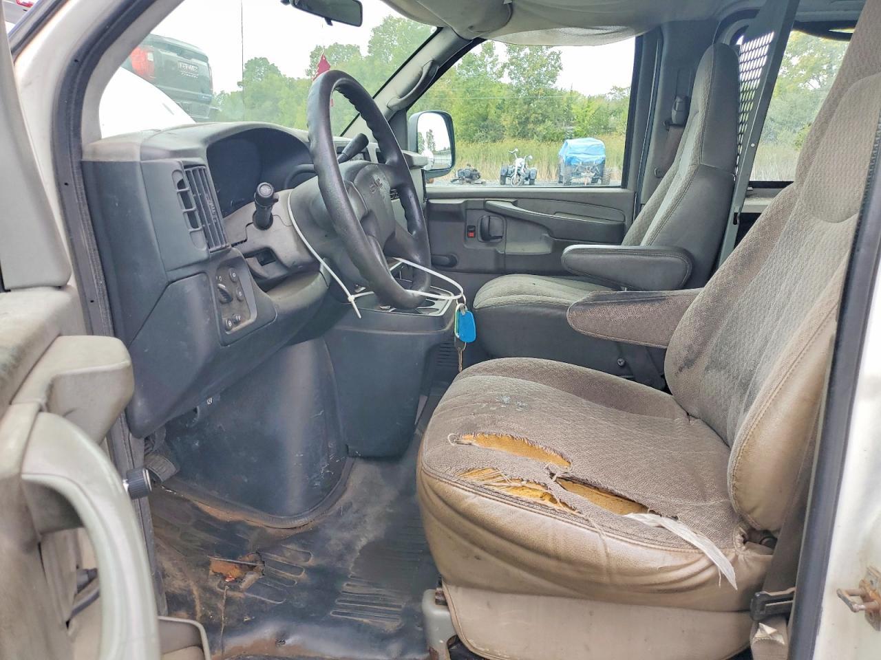 2004 GMC Savana Delivery Van