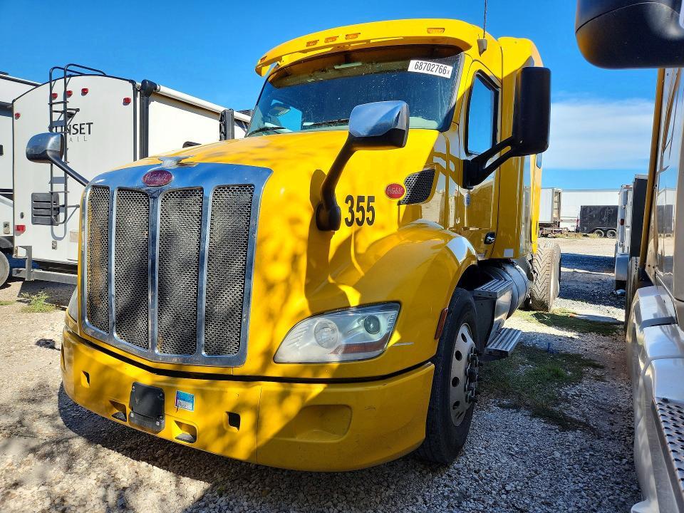 2013 Peterbilt 579 Semi Truck