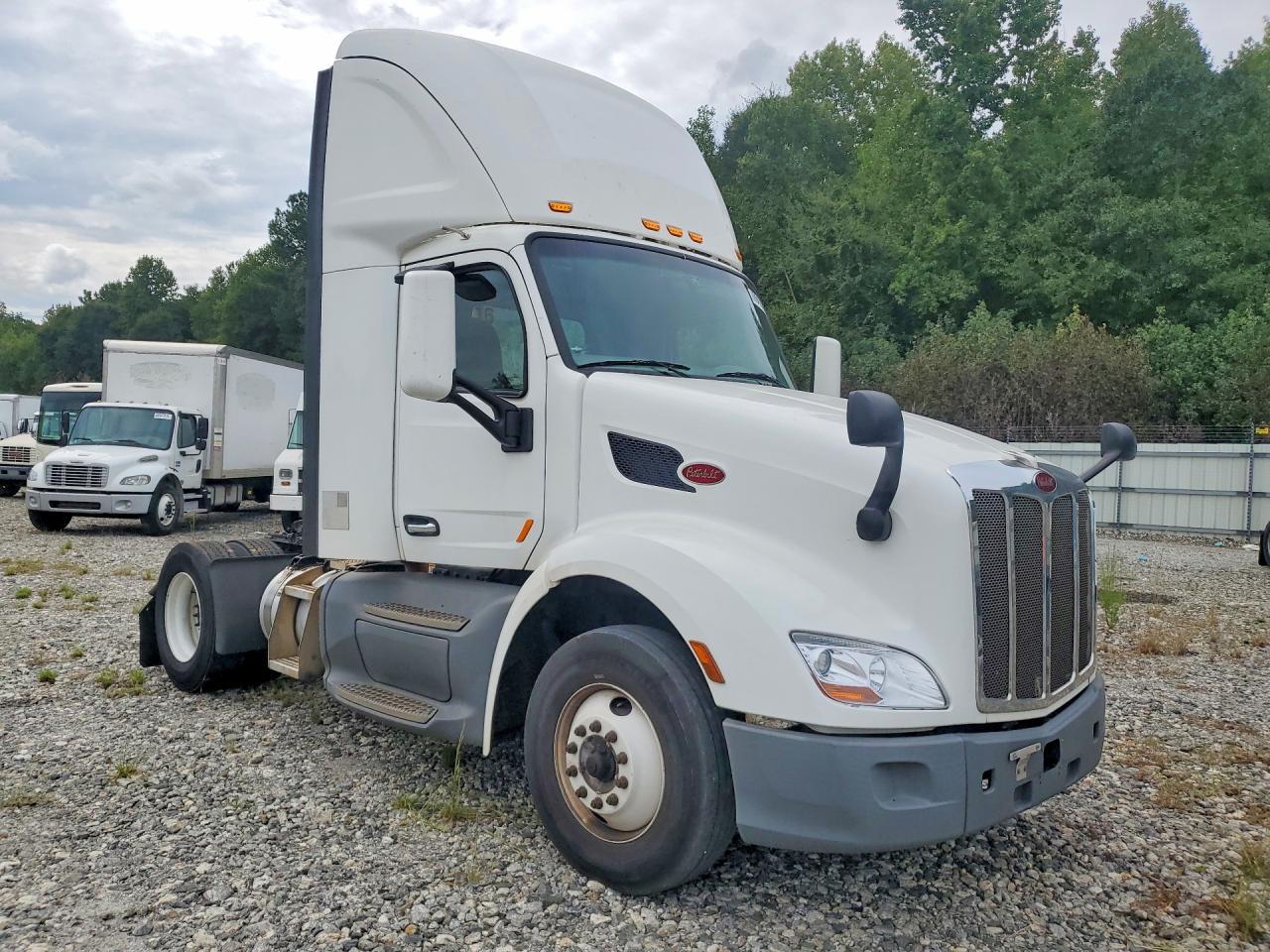 2018 Peterbilt 579-Semi Truck