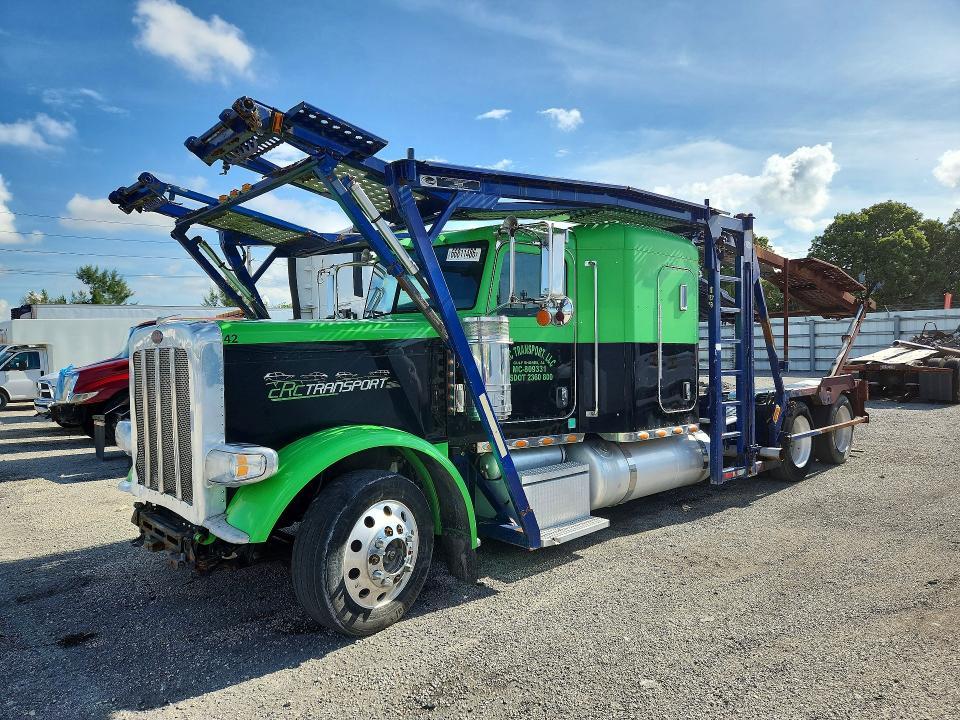 2014 Peterbilt 388 Car Hauler Truck