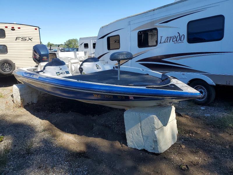 2000 Stratos Boat