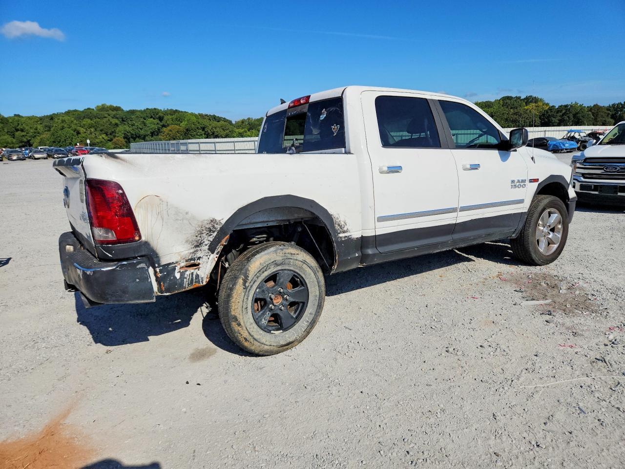2015 Dodge RAM 1500 SLT