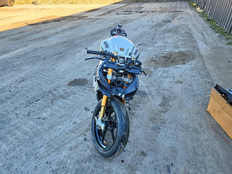 2016 Aprilia RSV4 RF