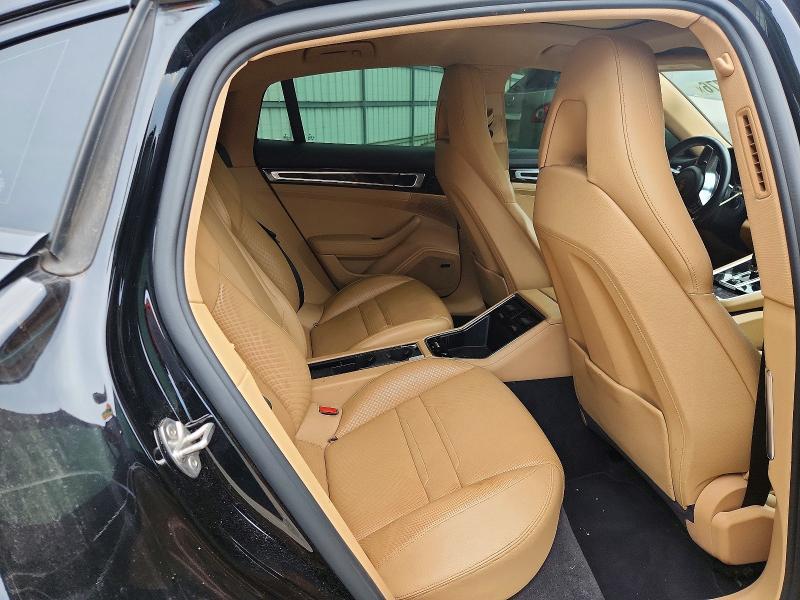 2017 Porsche Panamera 2