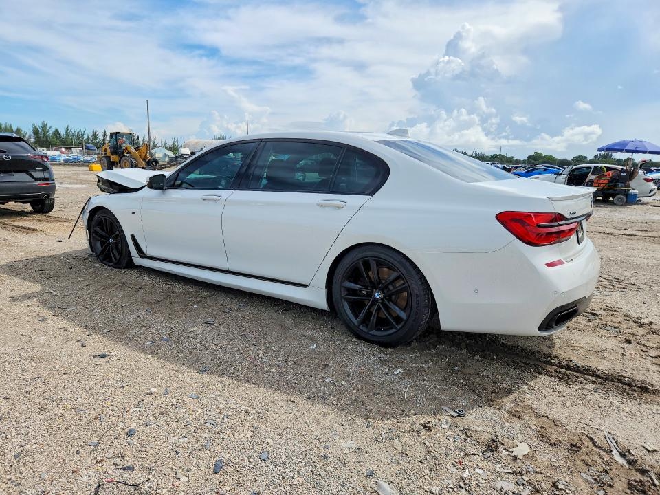 2016 BMW 750 XI
