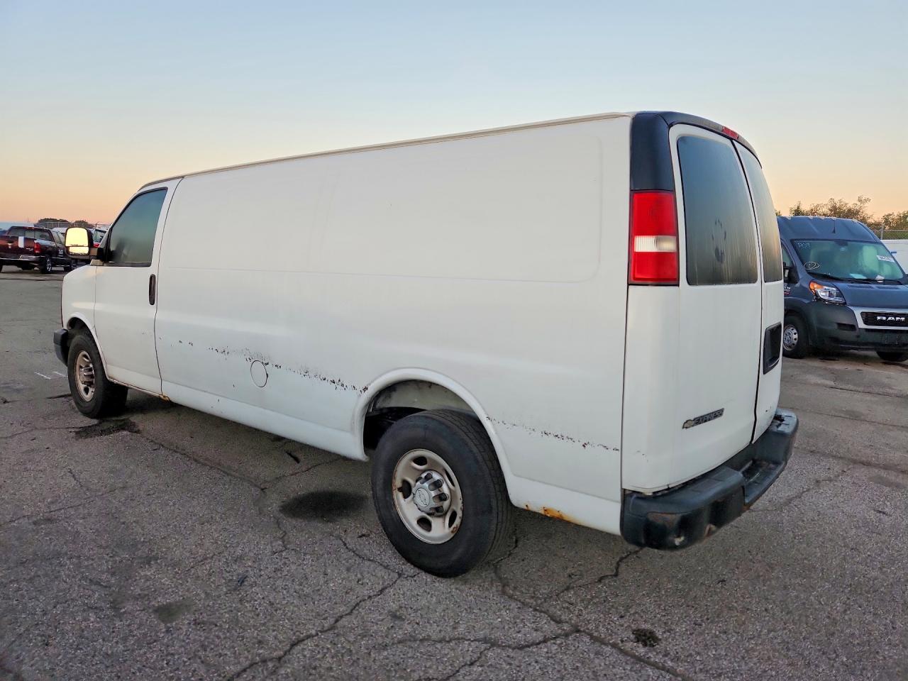 2016 Chevrolet Express 2500 Cargo Delivery Van
