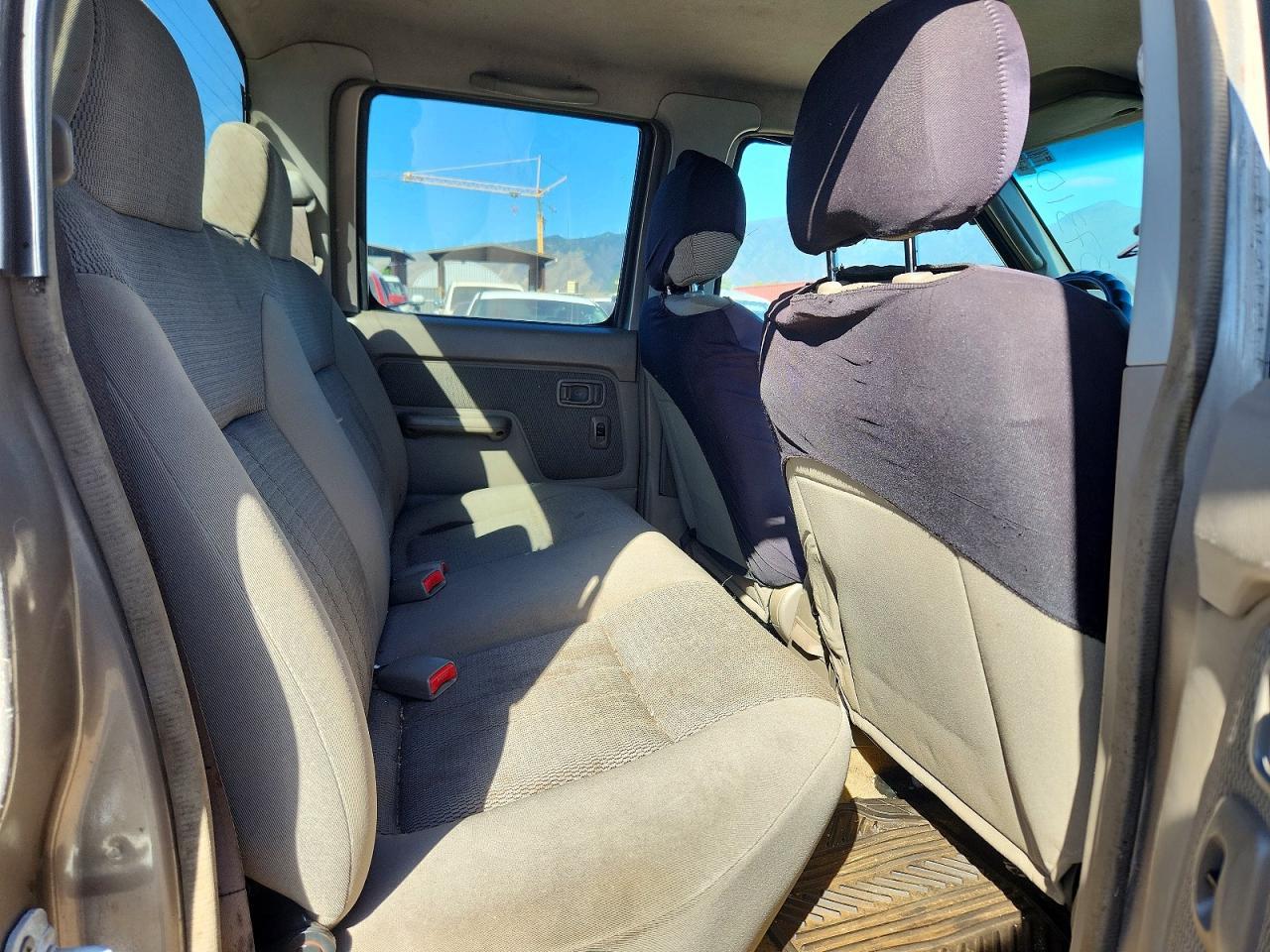 2004 Nissan Frontier XE-V6