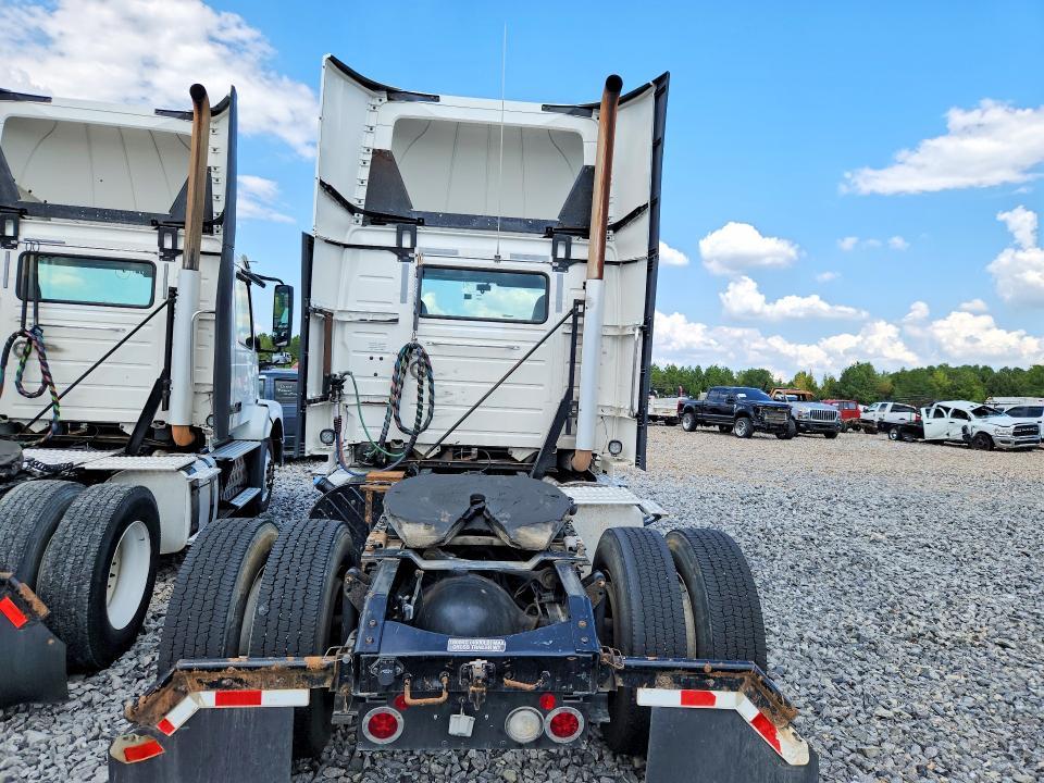 2017 Volvo VNL Semi Truck