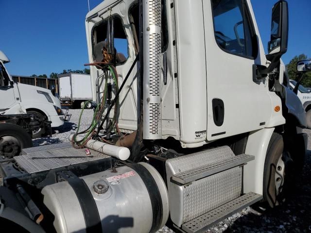 2012 Freightliner Cascadia 113