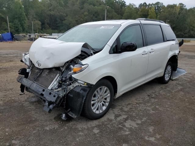 2017 Toyota Sienna XLE