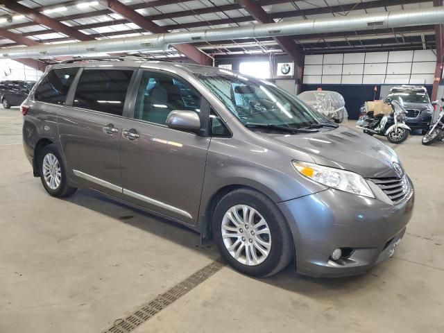 2017 Toyota Sienna XLE