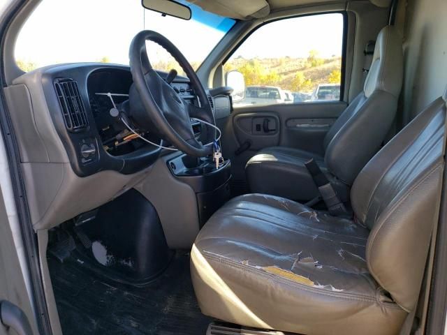 2001 Chevrolet Express Cutaway G3500