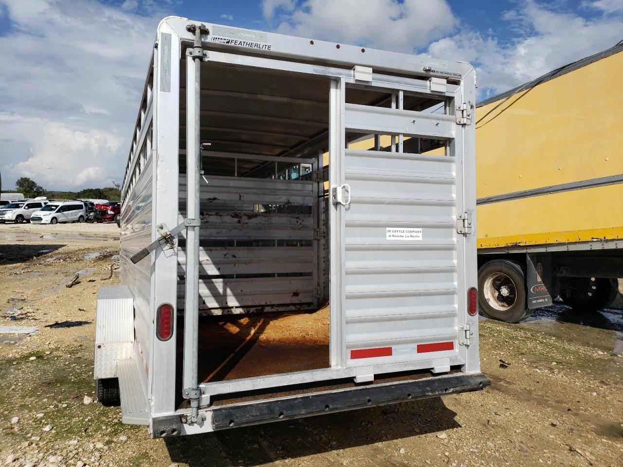 2014 Featherlite Mfg Inc Trailer