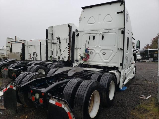 2020 Freightliner Cascadia 126