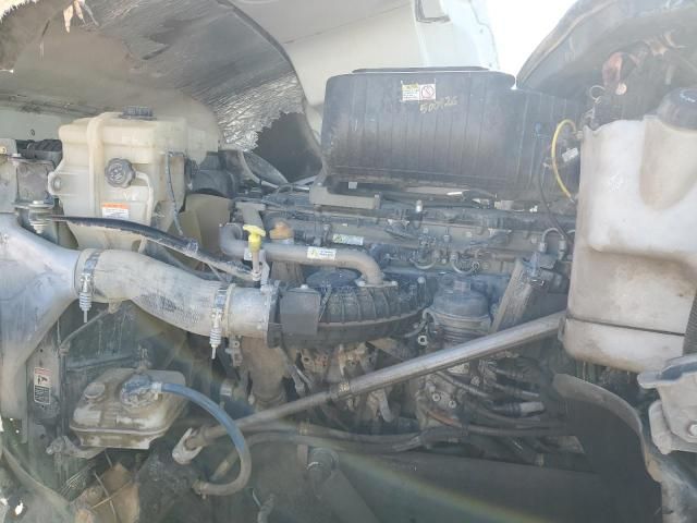2018 Freightliner 122SD