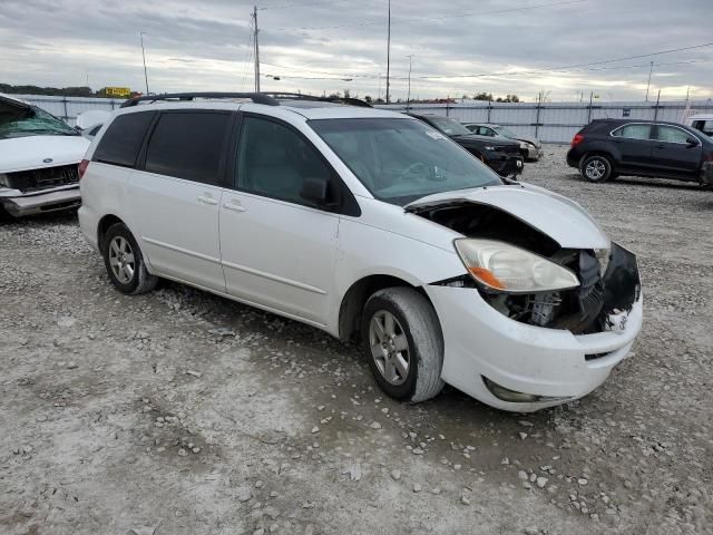 2004 Toyota Sienna XLE