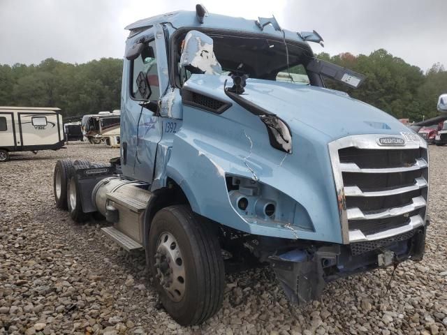 2021 Freightliner Cascadia 116