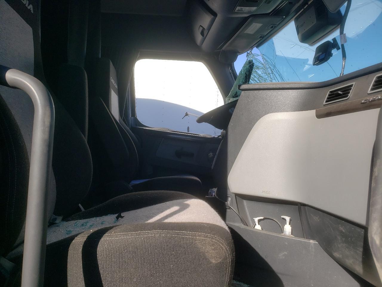 2022 Freightliner Cascadia 126