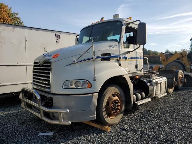 2015 Mack 600 CXU600