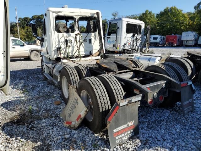 2012 Freightliner Cascadia 113