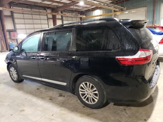 2016 Toyota Sienna XLE