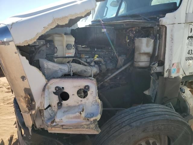 2018 Freightliner 122SD