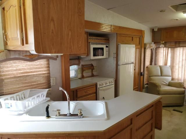 2003 Cedar Creek 5th Wheel