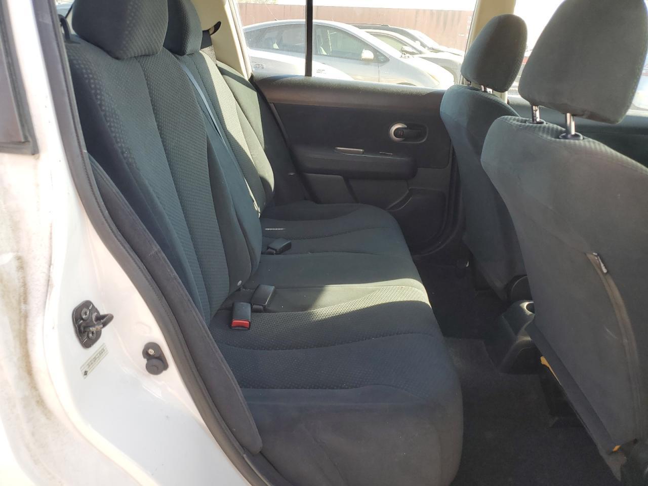 2012 Nissan Versa s