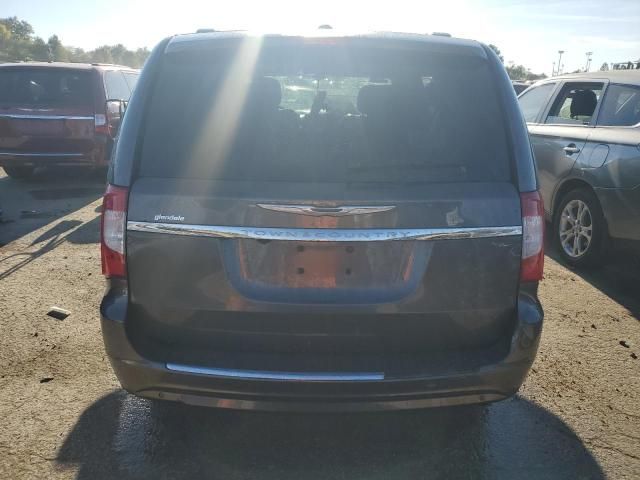 2014 Chrysler Town & Country Touring L