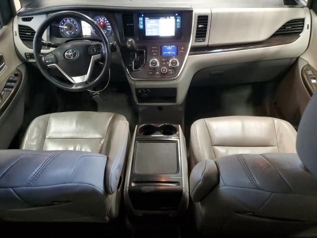 2017 Toyota Sienna XLE