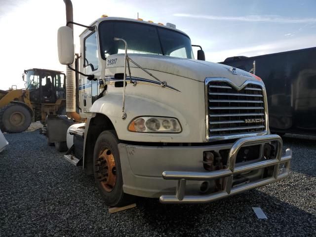 2015 Mack 600 CXU600