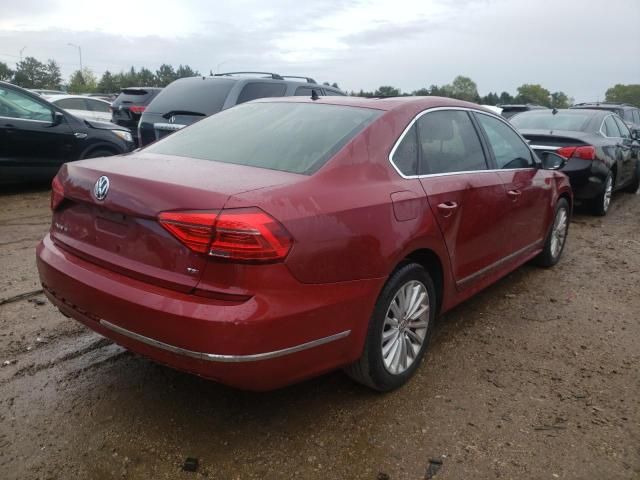 2016 Volkswagen Passat SE