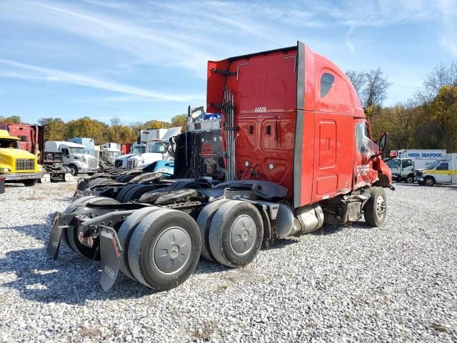 2021 Freightliner Cascadia 126