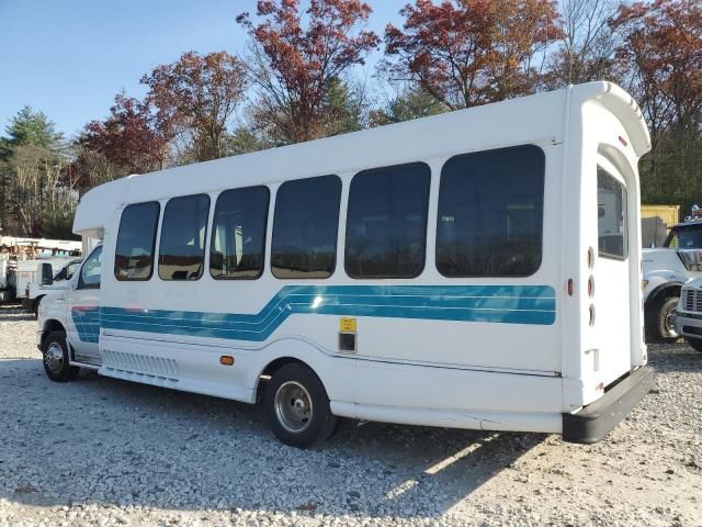 2008 Ford Econoline E450 Super Duty Cutaway Van