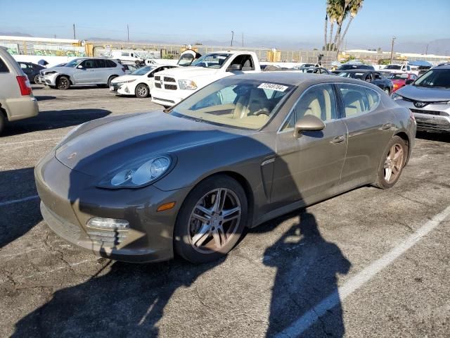 2011 Porsche Panamera 2