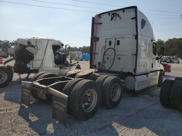 2012 Freightliner Cascadia 125