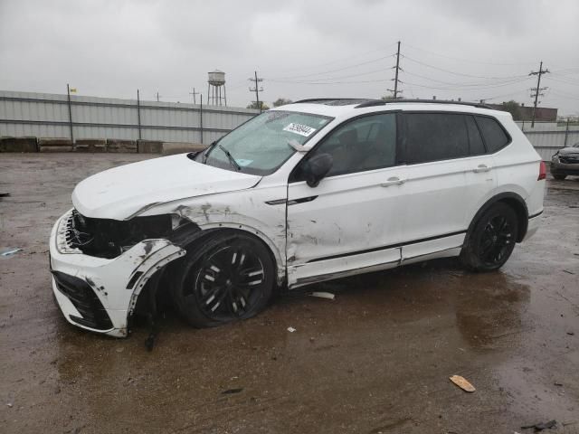 2022 Volkswagen Tiguan SE R-LINE Black