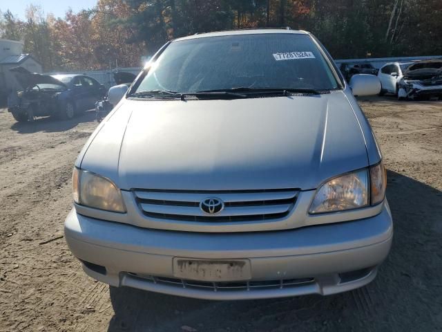 2003 Toyota Sienna LE