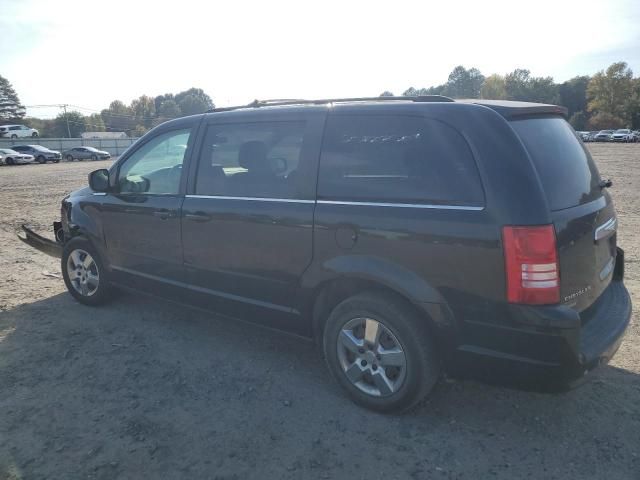 2010 Chrysler Town & Country LX