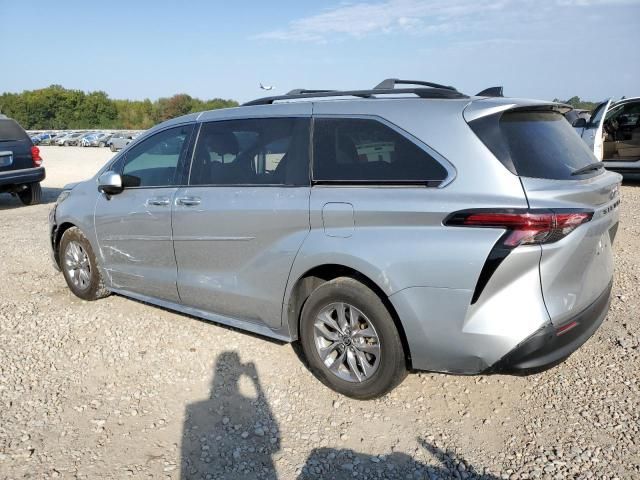 2022 Toyota Sienna XLE