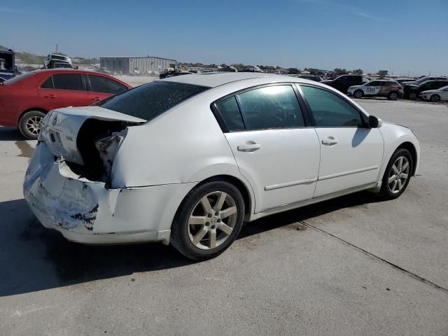 2004 Nissan Maxima SE