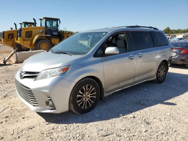 2020 Toyota Sienna XLE