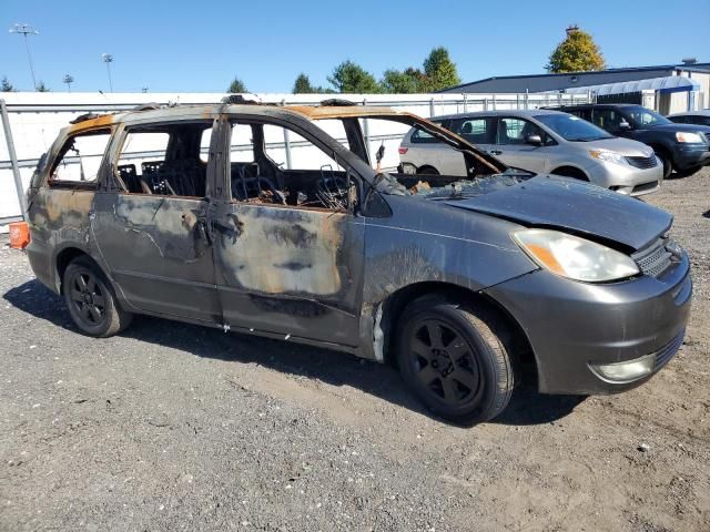 2004 Toyota Sienna XLE