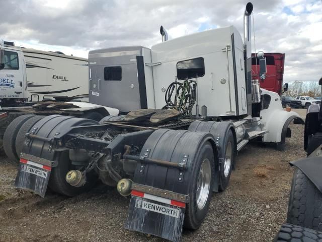 2018 Kenworth Construction W900