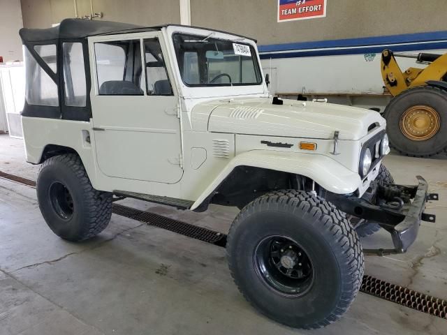 1974 Toyota FJ40