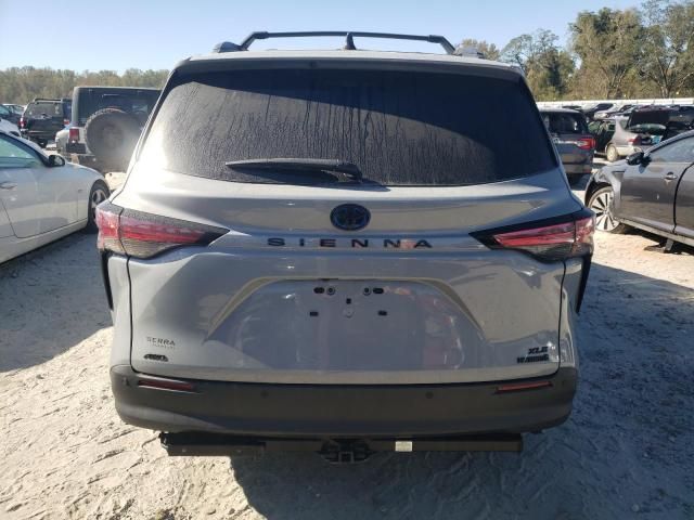 2022 Toyota Sienna XLE