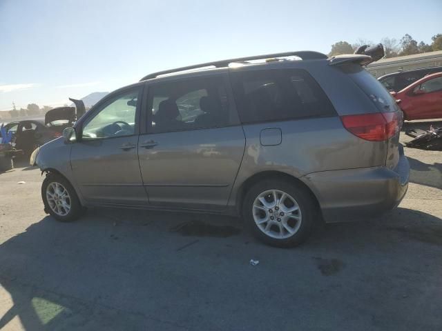 2004 Toyota Sienna XLE