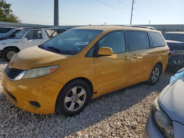 2013 Toyota Sienna LE