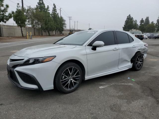 2022 Toyota Camry SE